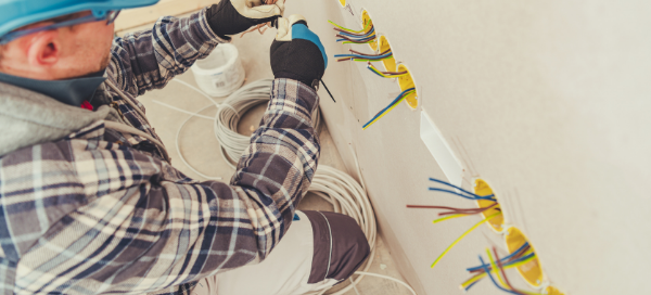 Arizona Electrician installing multiple electrical outlets and wiring in a Prescott Valley home