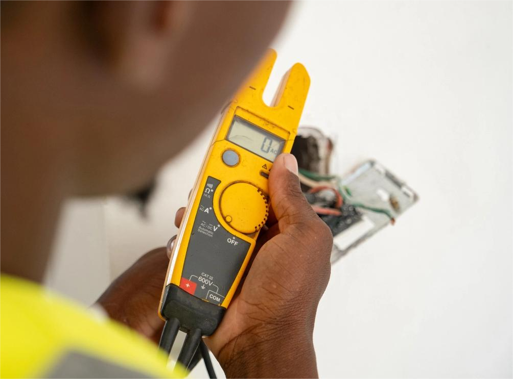Electrician vs. Handymen Ways to Differentiate Professional Electricians and Handymen