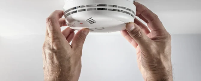 How to Stop a Smoke Alarm From Chirping